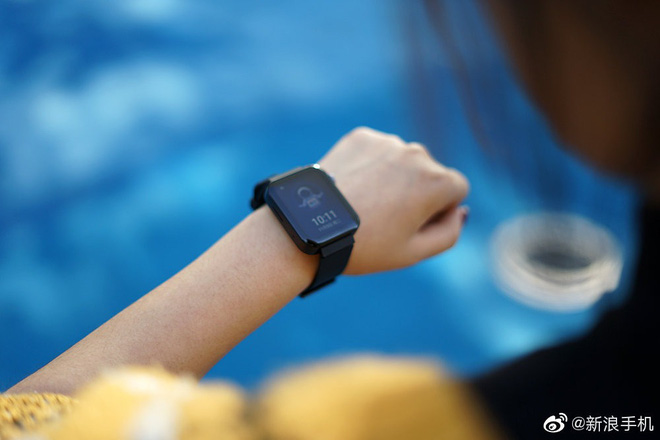 Cận cảnh Xiaomi Mi Watch: Bản sao giá rẻ của Apple Watch - Ảnh 10. Cận cảnh Xiaomi Mi Watch: Bản sao giá rẻ của Apple Watch - Ảnh 10.